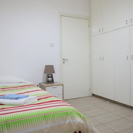 European Uni Apartment Nicosia Exterior foto