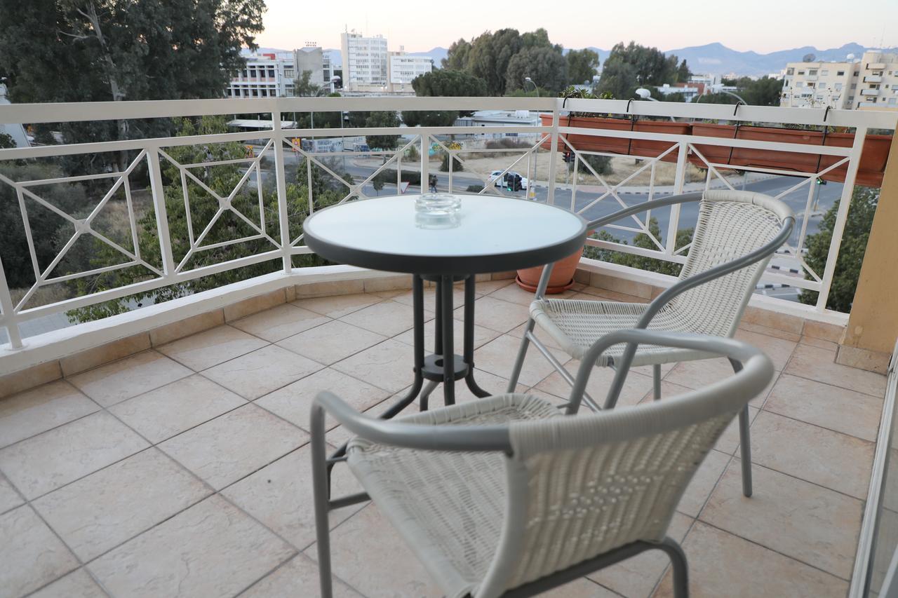 European Uni Apartment Nicosia Exterior foto